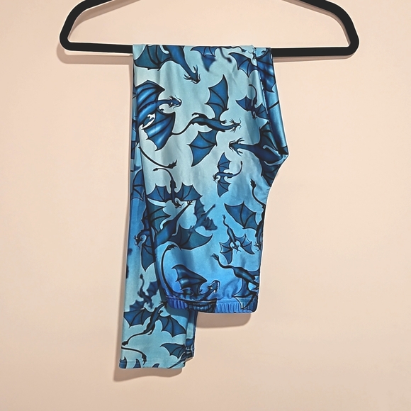 Blue green flying dragons pterodactyl Jurassic leggings EUC - Picture 5 of 6